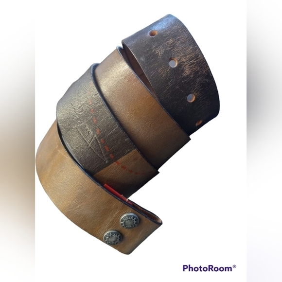 Jonathan Wye LLC Leather Comic Belt - Picture 6 of 6